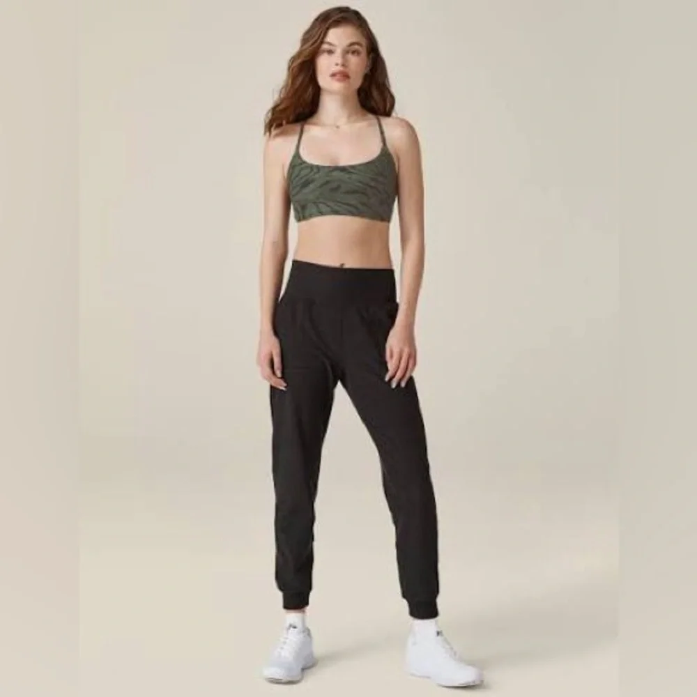Beyond Yoga Black Pocket Joggers Size Small - Picture 1 of 5
